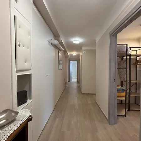 Maison Aurora アパート *