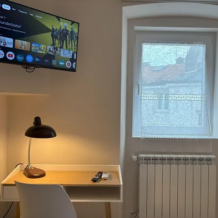 Apartment Maison Aurora - Reception Triest